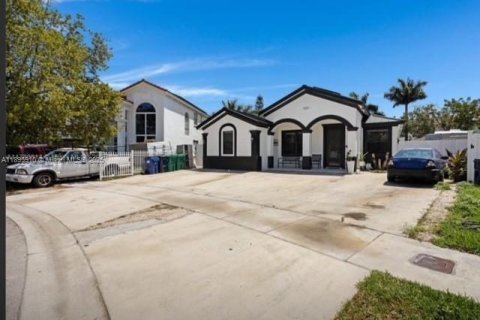 Villa ou maison à vendre à Homestead, Floride: 4 chambres, 164.53 m2 № 1947954 - photo 1