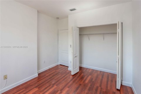 Купить таунхаус в Майами, Флорида 3 спальни, 155.89м2, № 1992881 - фото 20