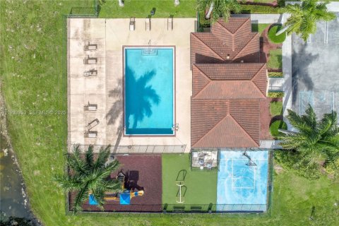 Купить таунхаус в Майами, Флорида 3 спальни, 155.89м2, № 1992881 - фото 2