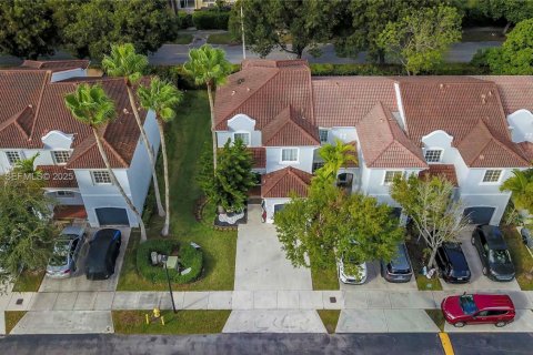 Купить таунхаус в Майами, Флорида 3 спальни, 155.89м2, № 1992881 - фото 28