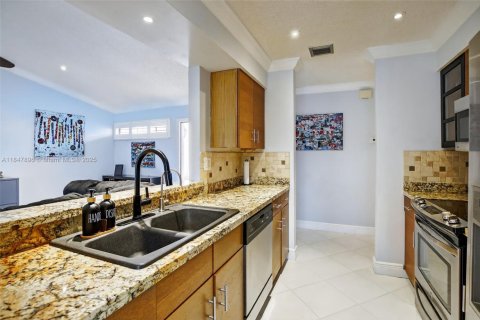 Townhouse in Plantation, Florida 2 bedrooms, 105.72 sq.m. № 1850485 - photo 8