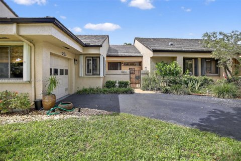 Townhouse in Plantation, Florida 2 bedrooms, 105.72 sq.m. № 1850485 - photo 2