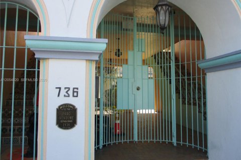 Condominio en venta en Miami Beach, Florida, 1 dormitorio, 41.81 m2 № 2251873 - foto 2