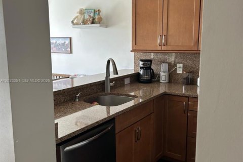 Condo in Coral Springs, Florida, 1 bedroom № 2257161 - photo 4