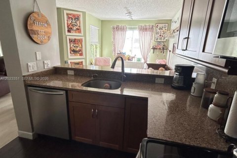Condo in Coral Springs, Florida, 1 bedroom № 2257161 - photo 6