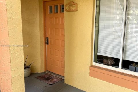 Condo in Coral Springs, Florida, 1 bedroom № 2257161 - photo 17