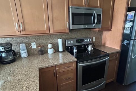 Condo in Coral Springs, Florida, 1 bedroom № 2257161 - photo 5