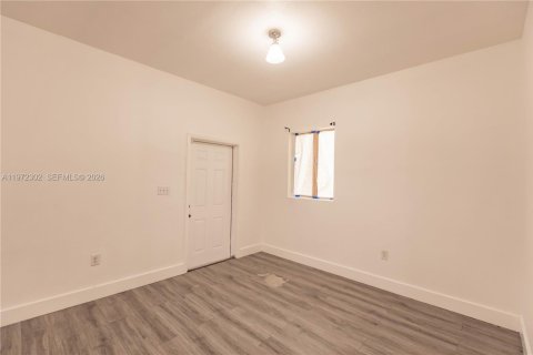 House in Miami, Florida 3 bedrooms, 103.49 sq.m. № 2040832 - photo 6
