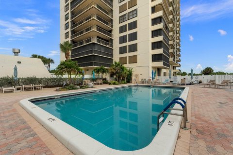 Copropriété à louer à Hutchinson Island South, Floride: 2 chambres, 112.13 m2 № 913582 - photo 1