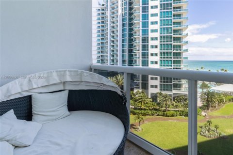 Copropriété à louer à Bal Harbour, Floride: 2 chambres, 98.1 m2 № 2145684 - photo 3