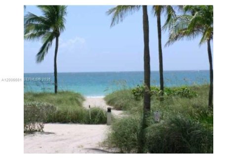 Copropriété à louer à Bal Harbour, Floride: 2 chambres, 98.1 m2 № 2145684 - photo 22