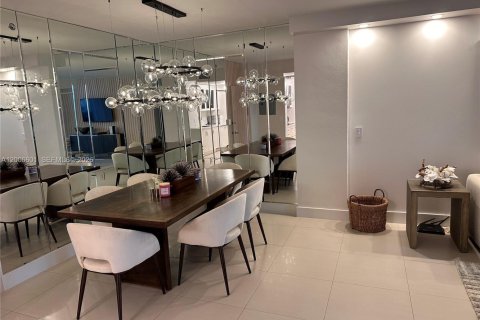 Copropriété à louer à Bal Harbour, Floride: 2 chambres, 98.1 m2 № 2145684 - photo 9