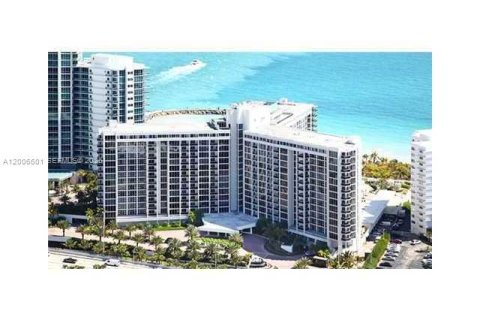 Condo à Bal Harbour, Floride, 2 chambres  № 2145684