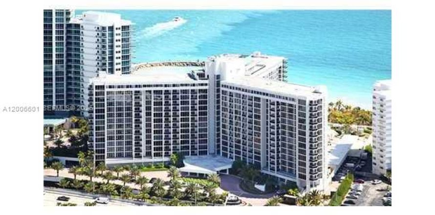 Condo à Bal Harbour, Floride, 2 chambres  № 2145684