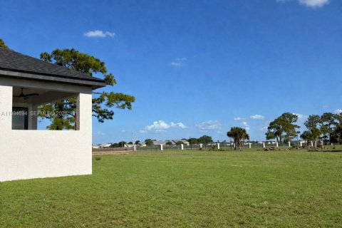 House in LaBelle, Florida 3 bedrooms, 145.95 sq.m. № 2068120 - photo 29