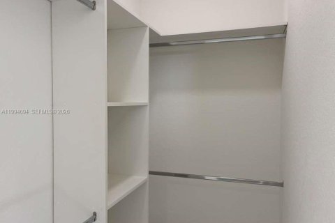 House in LaBelle, Florida 3 bedrooms, 145.95 sq.m. № 2068120 - photo 16