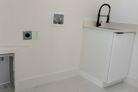 House in LaBelle, Florida 3 bedrooms, 145.95 sq.m. № 2068120 - photo 25