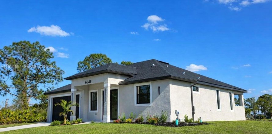 House in LaBelle, Florida 3 bedrooms, 145.95 sq.m. № 2068120