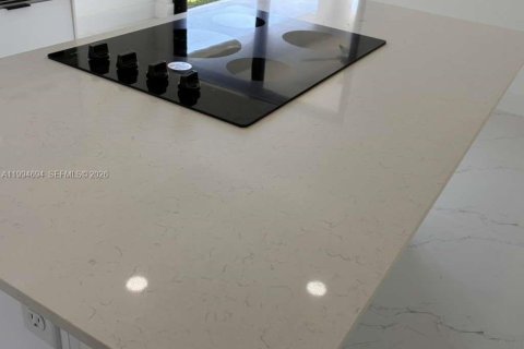 House in LaBelle, Florida 3 bedrooms, 145.95 sq.m. № 2068120 - photo 9