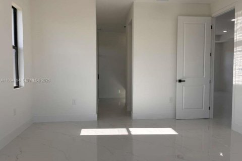 House in LaBelle, Florida 3 bedrooms, 145.95 sq.m. № 2068120 - photo 12