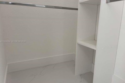 House in LaBelle, Florida 3 bedrooms, 145.95 sq.m. № 2068120 - photo 17