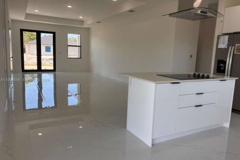 House in LaBelle, Florida 3 bedrooms, 145.95 sq.m. № 2068120 - photo 8