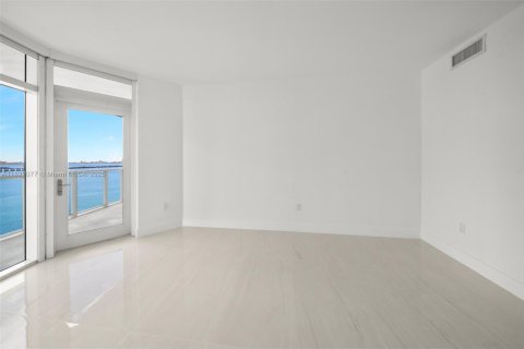 Condominio en venta en Miami, Florida, 2 dormitorios, 115.11 m2 № 1787032 - foto 13