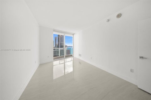 Condominio en venta en Miami, Florida, 2 dormitorios, 115.11 m2 № 1787032 - foto 20