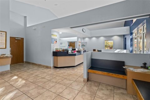 Propiedad comercial en venta en Mount Dora, Florida, 665.09 m2 № 2108985 - foto 12