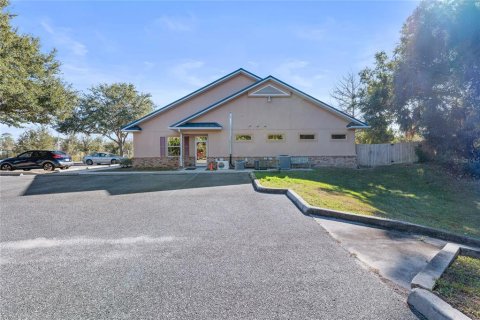 Propiedad comercial en venta en Mount Dora, Florida, 665.09 m2 № 2108985 - foto 10