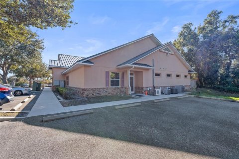 Propiedad comercial en venta en Mount Dora, Florida, 665.09 m2 № 2108985 - foto 9