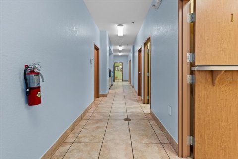 Propiedad comercial en venta en Mount Dora, Florida, 665.09 m2 № 2108985 - foto 17