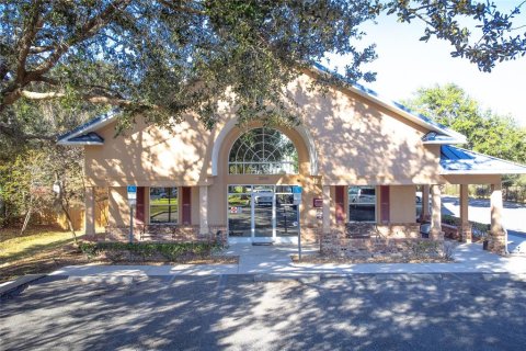 Propiedad comercial en Mount Dora, Florida 665.09 m2 № 2108985
