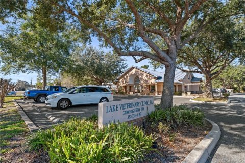 Propiedad comercial en venta en Mount Dora, Florida, 665.09 m2 № 2108985 - foto 2