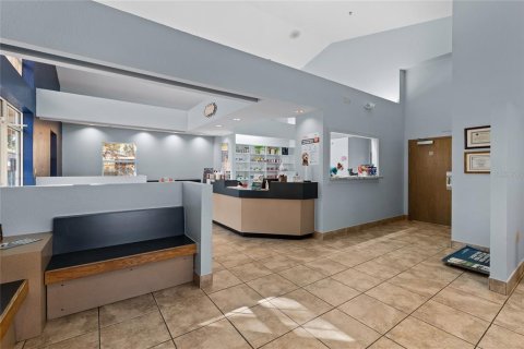 Propiedad comercial en venta en Mount Dora, Florida, 665.09 m2 № 2108985 - foto 13