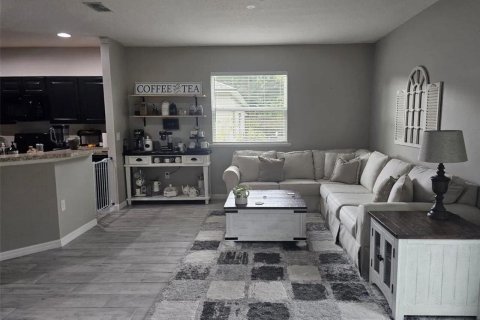 House in Palm Bay, Florida 3 bedrooms, 174.1 sq.m. № 2083823 - photo 7