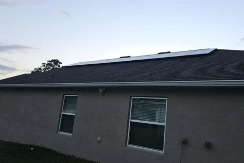 House in Palm Bay, Florida 3 bedrooms, 174.1 sq.m. № 2083823 - photo 18