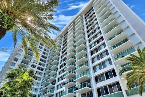 Copropriété à louer à Miami Beach, Floride: 1 chambre, 79.15 m2 № 1985778 - photo 3