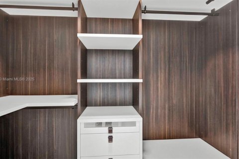 Condominio en alquiler en Coral Gables, Florida, 3 dormitorios, 100.8 m2 № 1953332 - foto 15