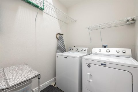 Casa en venta en Cape Coral, Florida, 3 dormitorios, 159.42 m2 № 2384038 - foto 29