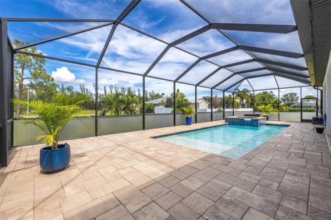 Casa en venta en Cape Coral, Florida, 3 dormitorios, 159.42 m2 № 2384038 - foto 3