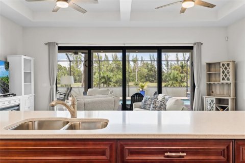 Casa en venta en Cape Coral, Florida, 3 dormitorios, 159.42 m2 № 2384038 - foto 20