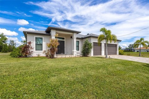 Casa en venta en Cape Coral, Florida, 3 dormitorios, 159.42 m2 № 2384038 - foto 5
