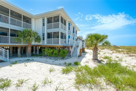 Condominio en Placida, Florida, 2 dormitorios № 2197791