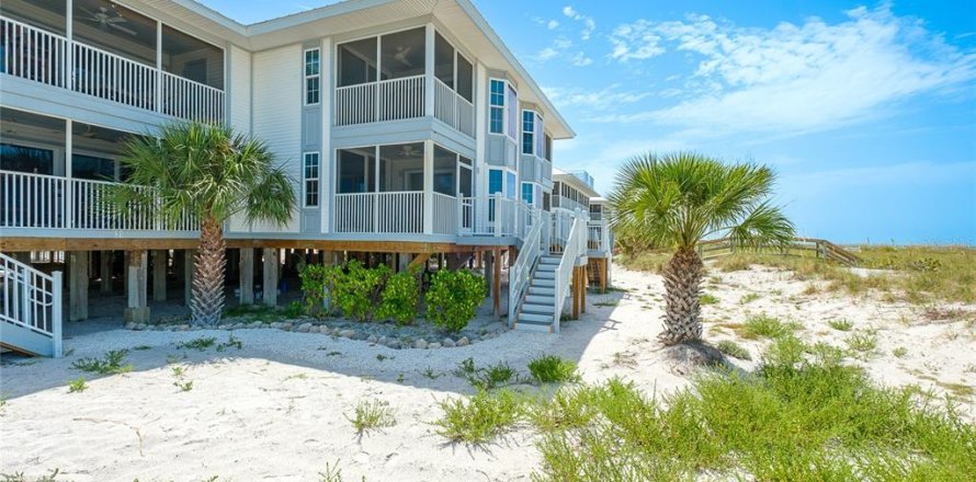 Condominio en Placida, Florida, 2 dormitorios № 2197791