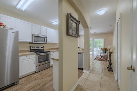 Touwnhouse à vendre à Fish Hawk, Floride: 2 chambres, 128.48 m2 № 2100166 - photo 4