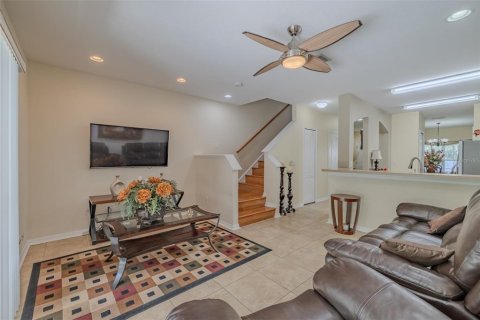 Touwnhouse à vendre à Fish Hawk, Floride: 2 chambres, 128.48 m2 № 2100166 - photo 6
