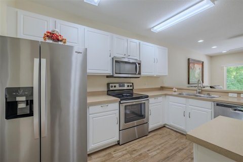 Touwnhouse à vendre à Fish Hawk, Floride: 2 chambres, 128.48 m2 № 2100166 - photo 3