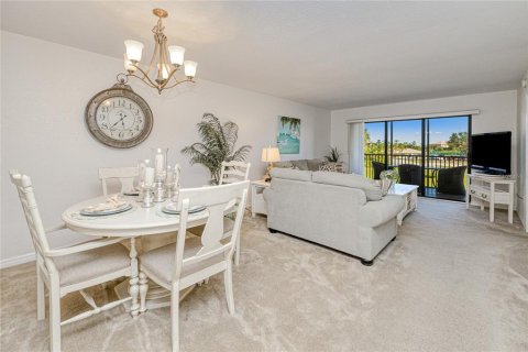 Condo in Punta Gorda, Florida, 2 bedrooms № 2115029 - photo 5