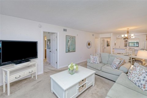 Condo in Punta Gorda, Florida, 2 bedrooms № 2115029 - photo 13